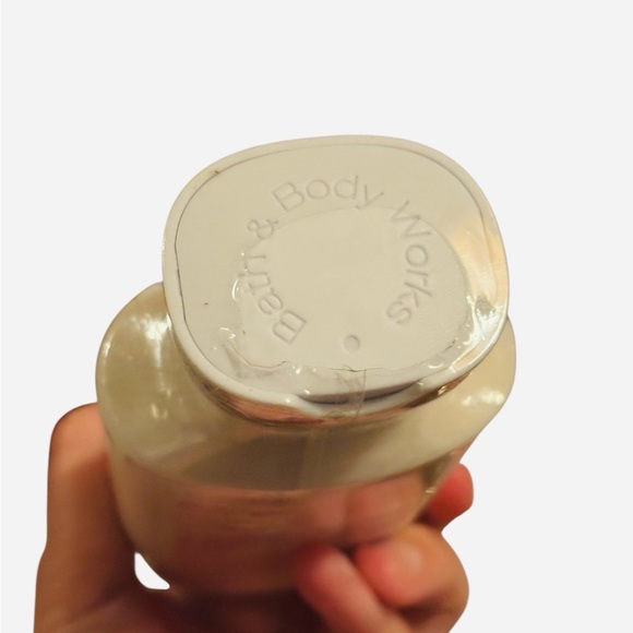 Bath & Body Works Forever Red Body Lotion 8 oz SEALED NEW - Picture 4 of 4